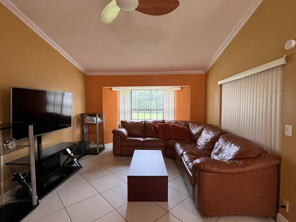 Entire Single Family Home 3 Bed 2 Bath In Water Front Big Cozy Back Yard View Coconut Zewnętrze zdjęcie